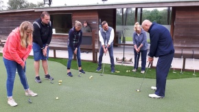 Nu uw familie of vrienden kennis laten maken met de golfsport?